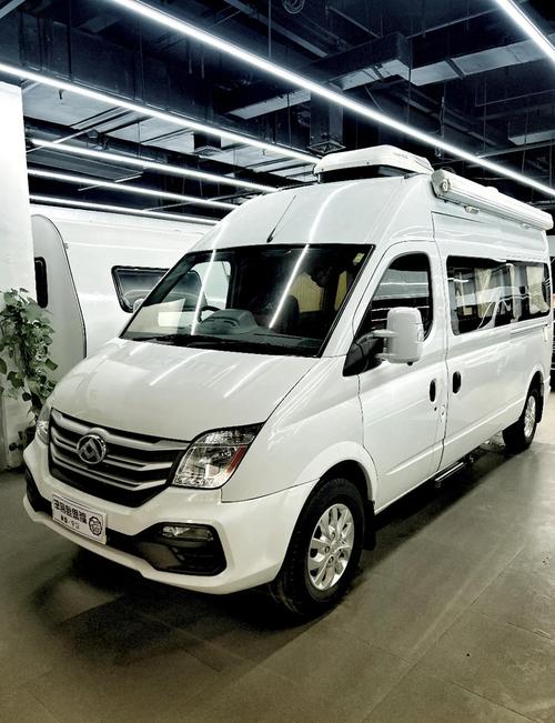 上汽大通v80plus报价及图片(上汽大通v8o价格)