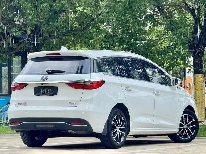 比亚迪宋7座／比亚迪宋7座多少钱一辆