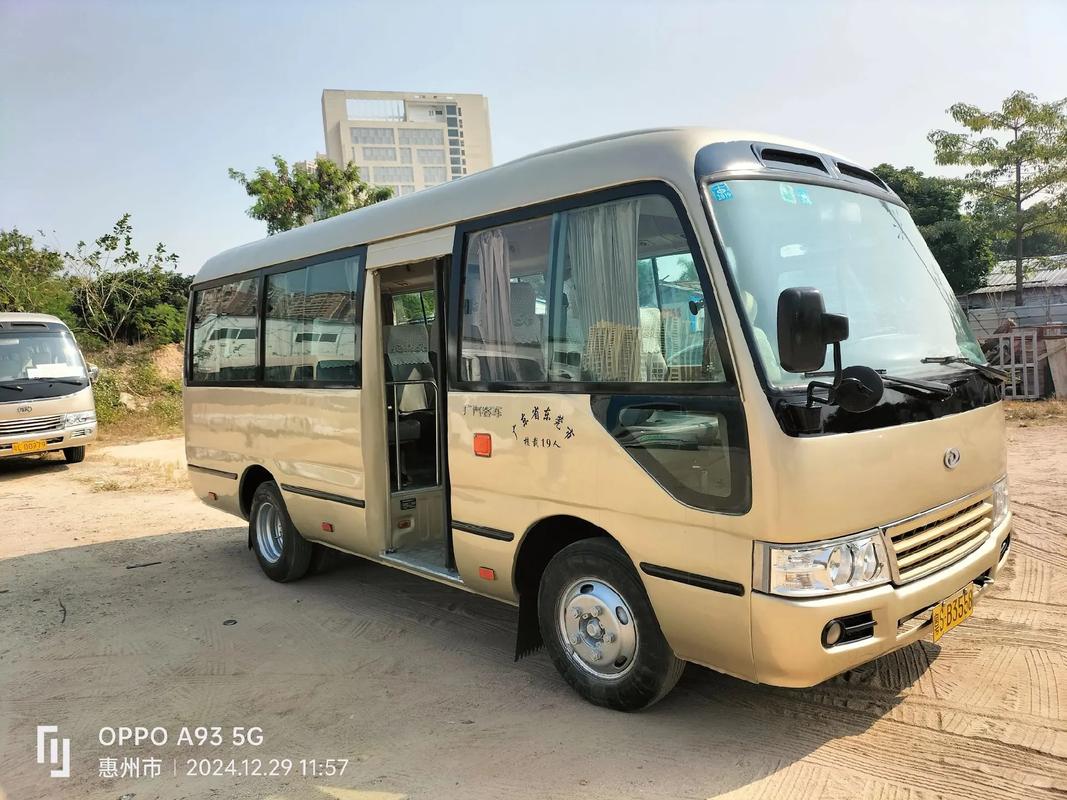 【19座中巴车多少钱,19座中巴车长宽高】