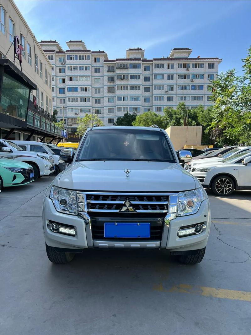 14年帕杰罗v93二手多少钱 14年帕杰罗v93油耗多少