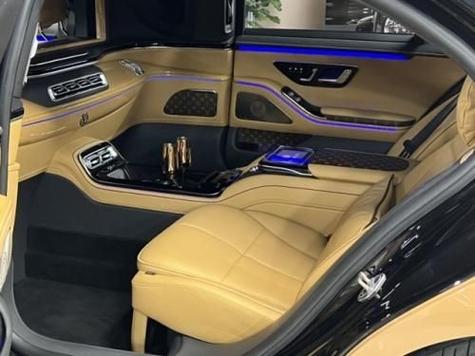 【加长奔驰5米98价格,加长奔驰越野5米98价格】