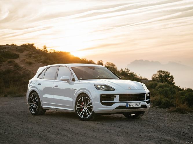 保时捷卡宴电动汽车 保时捷新款卡宴电动跑车