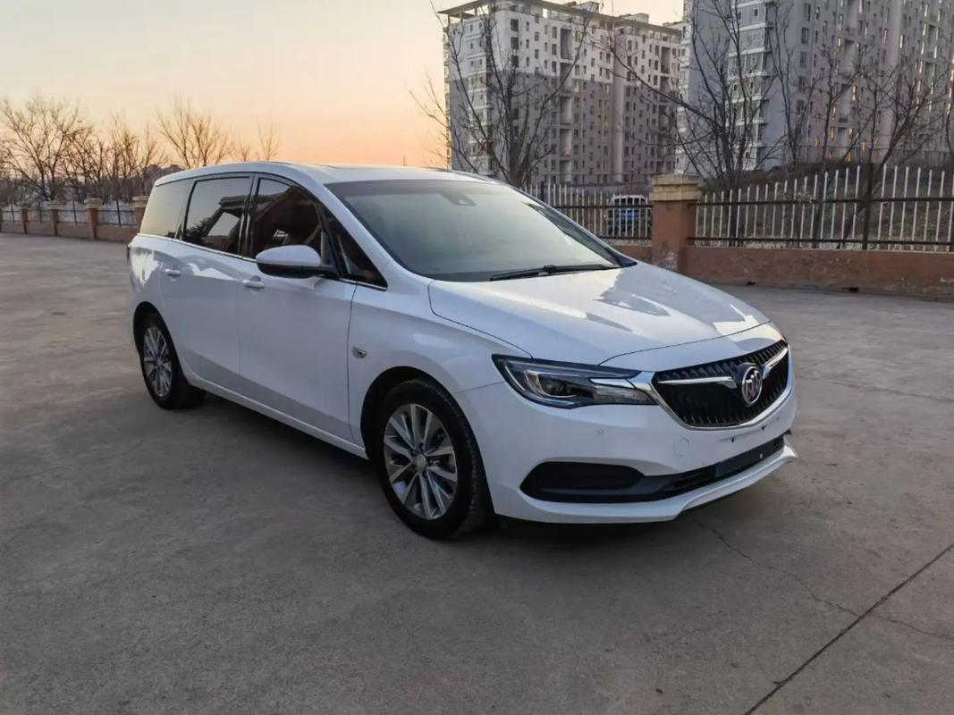 别克gl6图片与报价6座 别克gl6图片与报价6座 内饰