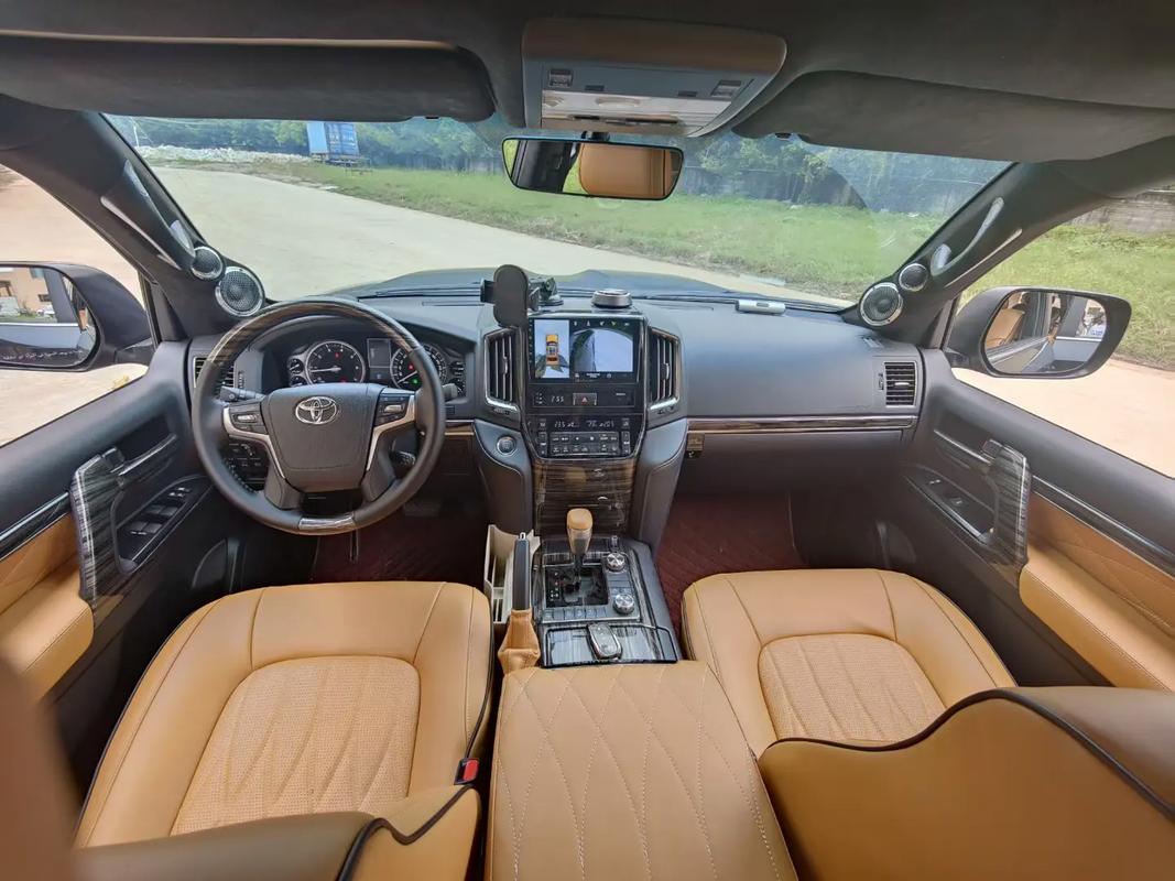 兰德酷路泽内饰改装方案(兰德酷路泽2020款改装视频)