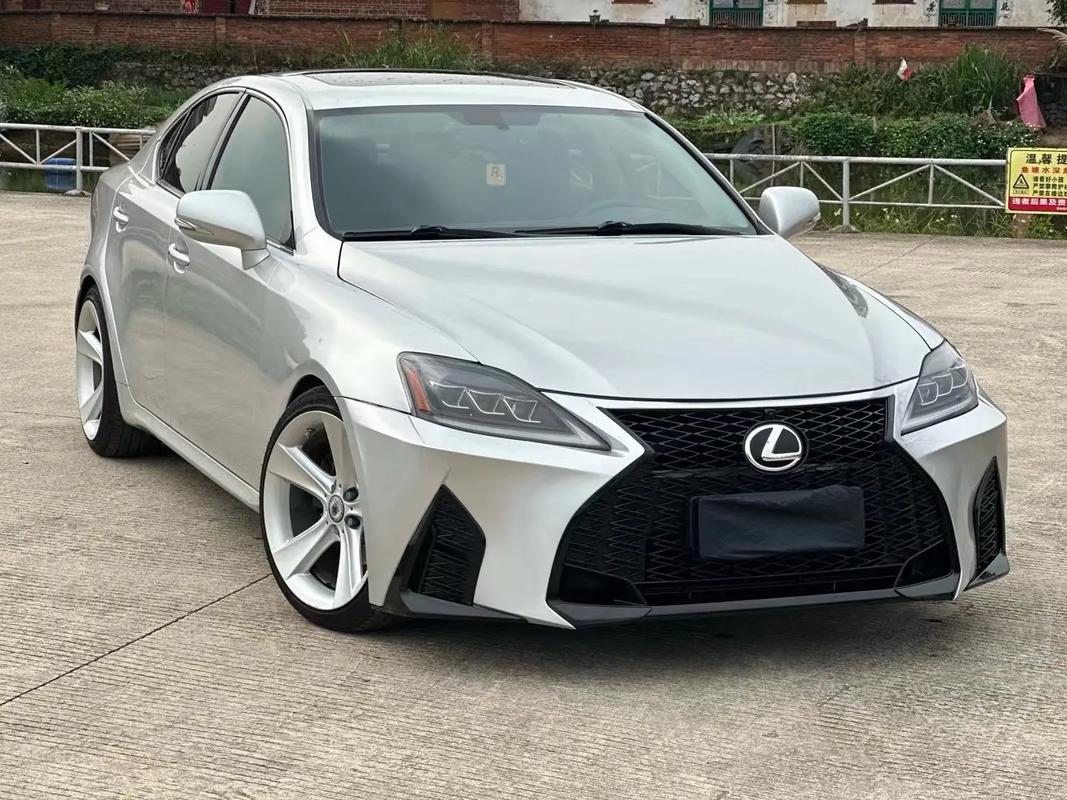 is250雷克萨斯2011款怎么样／雷克萨斯11款is250豪华版