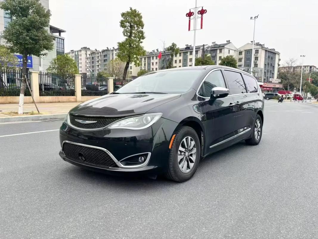 2023款克莱斯勒大捷龙混动/2023新款克莱斯勒大捷龙车样