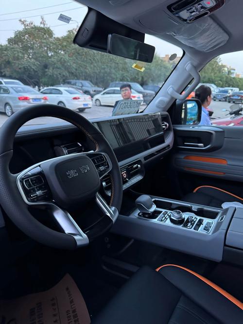 开z4的男人有钱吗/男人开xc40